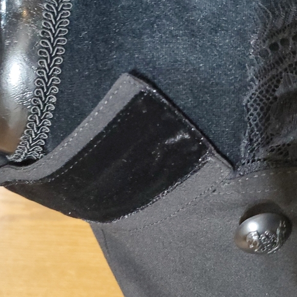 2OH Threads black velvet trim lace trim open front black blazer 🔥 - Picture 5 of 12